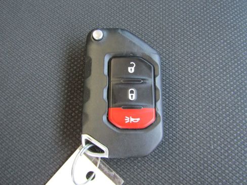 Used 2022 Jeep Wrangler Sport S image 31