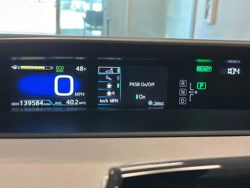 Used 2019 Toyota Prius LE image 11