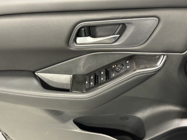 New 2026 Nissan Rogue SV w/ Cold Weather Package AWD/4WD image 9