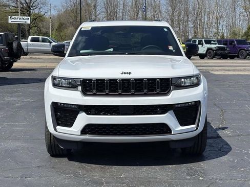 New 2026 Jeep Grand Cherokee Limited AWD/4WD image 32