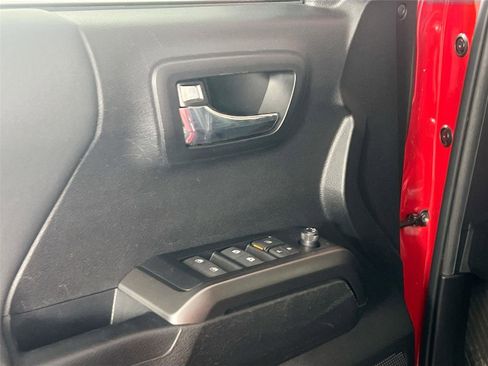 Used 2023 Toyota Tacoma TRD Sport w/ Black Out Package (TMS) image 18