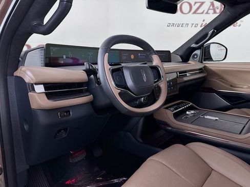 New 2025 Lincoln Navigator L Black Label image 9