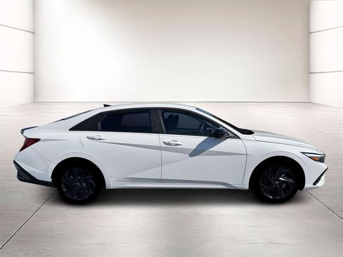 New 2026 Hyundai Elantra Sport FWD image 9