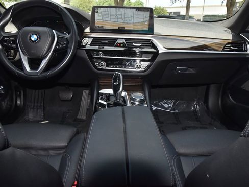 Used 2023 BMW 530i w/ Premium Package RWD image 16