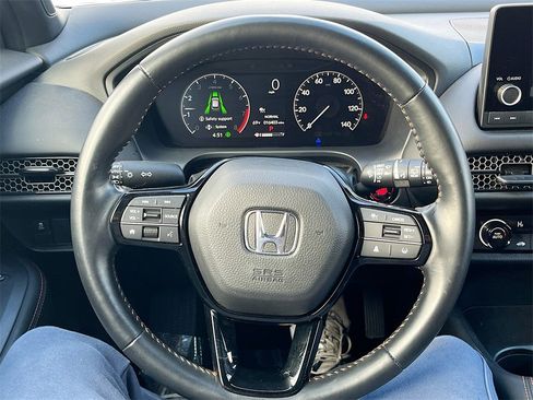 Used 2025 Honda HR-V Sport image 11