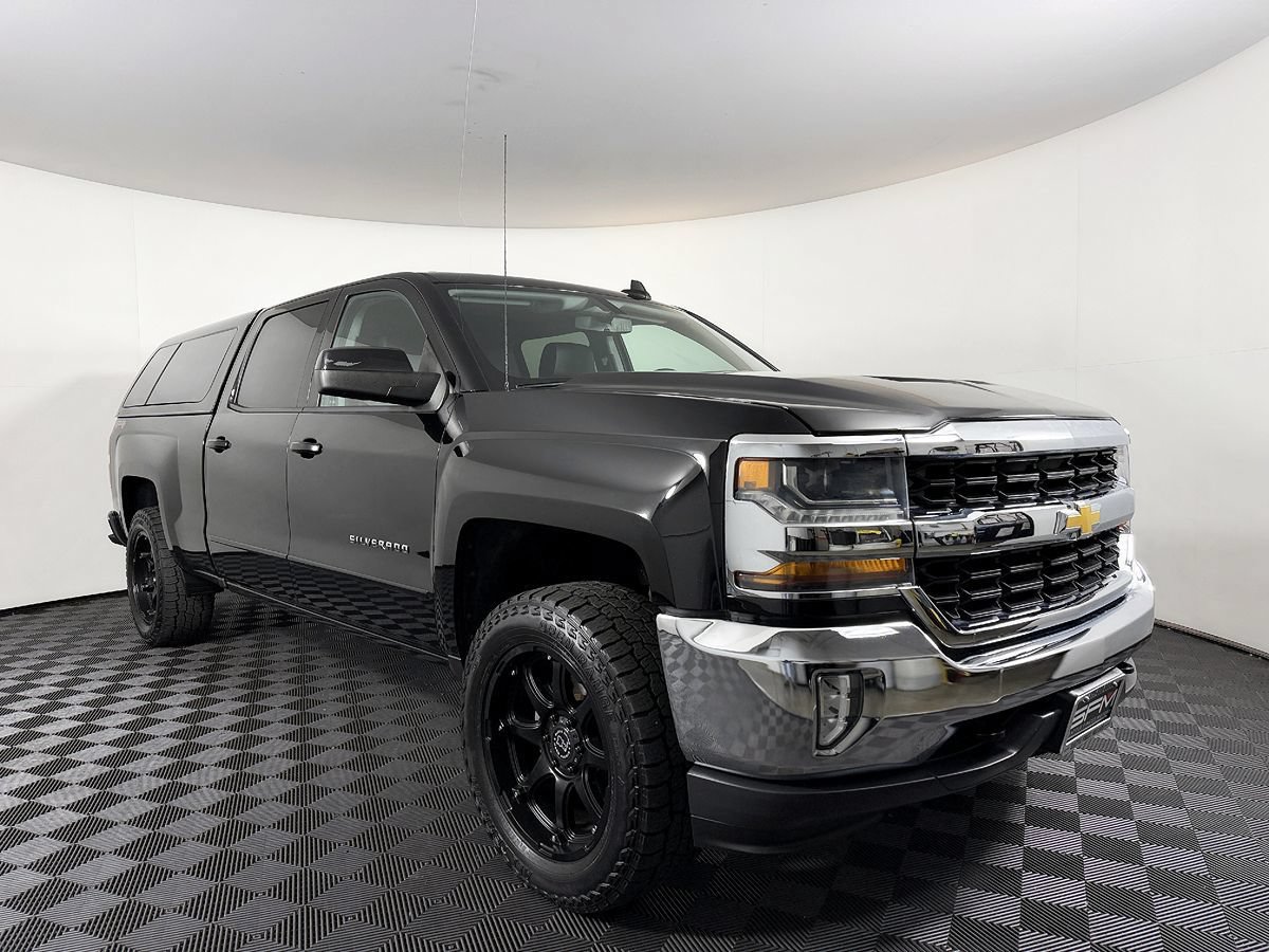 Used 2017 Chevrolet Silverado 1500 LT w/ All Star Edition AWD/4WD image 6
