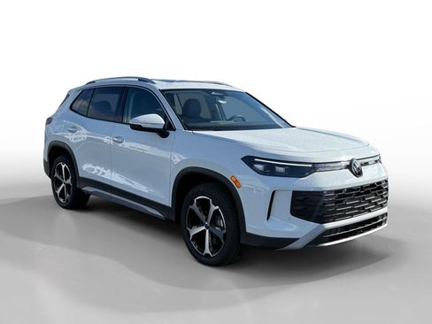 New 2026 Volkswagen Tiguan SE image 7