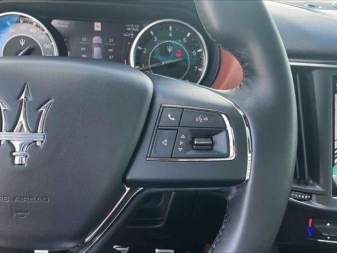 Used 2021 Maserati Levante GranLusso AWD/4WD image 21