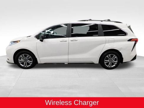 Used 2023 Toyota Sienna XSE image 5