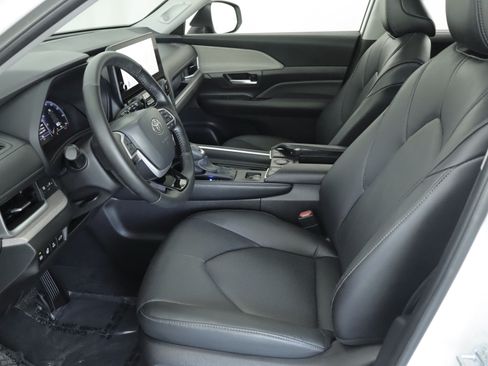 Used 2026 Toyota Grand Highlander AWD Hybrid image 9