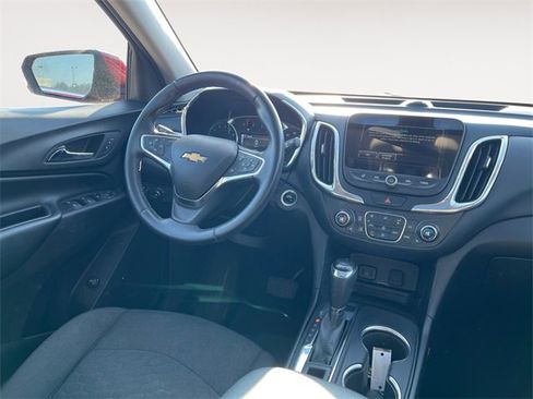 Used 2018 Chevrolet Equinox LT w/ Sun & Infotainment Package image 10