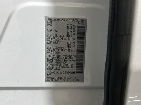 Used 2025 Nissan Pathfinder Platinum image 36