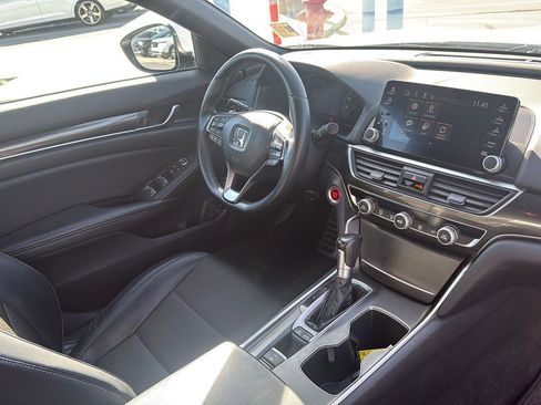Used 2018 Honda Accord Sport image 32