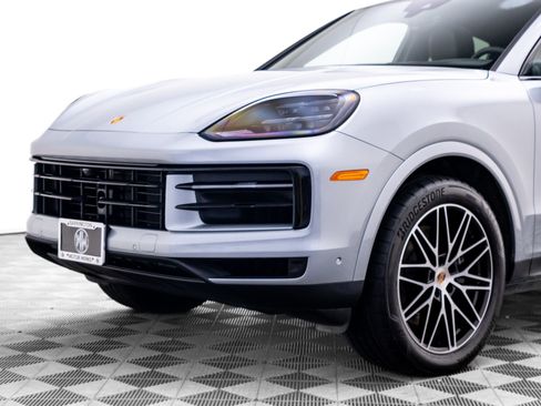 Certified 2025 Porsche Cayenne Coupe AWD/4WD image 40