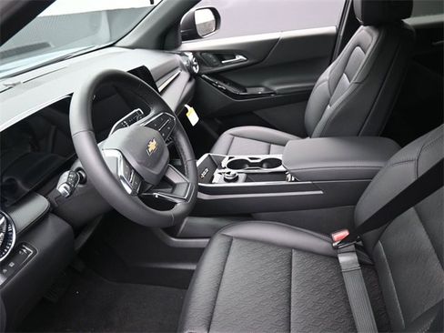 New 2026 Chevrolet Equinox LT w/ Convenience Package II image 8