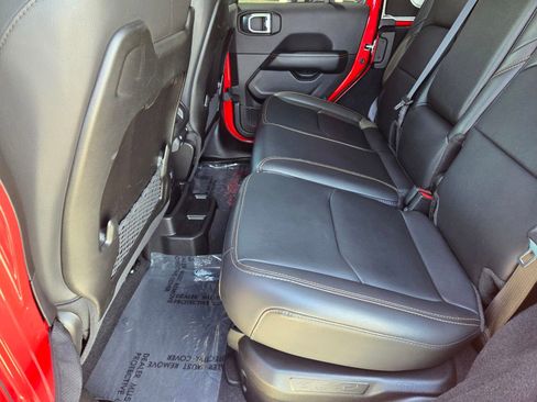 Used 2024 Jeep Wrangler Unlimited Sahara w/ Safety Group AWD/4WD image 10