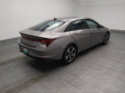 Used 2023 Hyundai Elantra SEL w/ Convenience Package FWD image 10