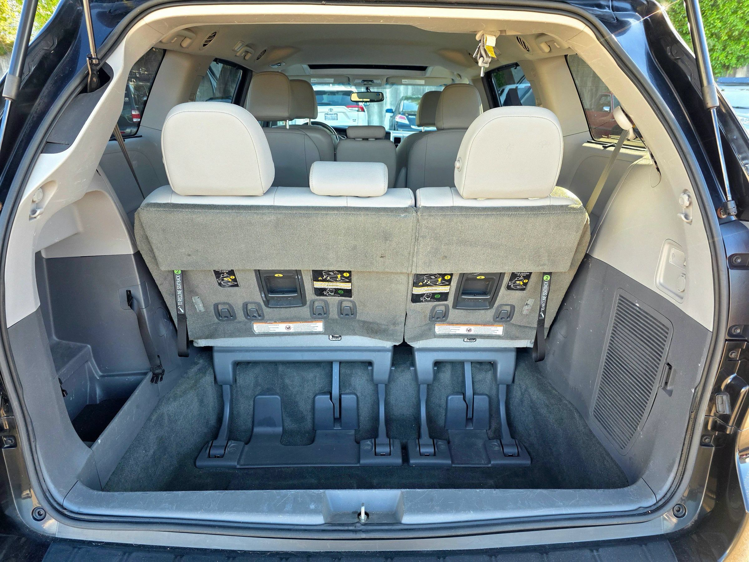 Used 2017 Toyota Sienna XLE w/ XLE Navigation Package FWD image 70