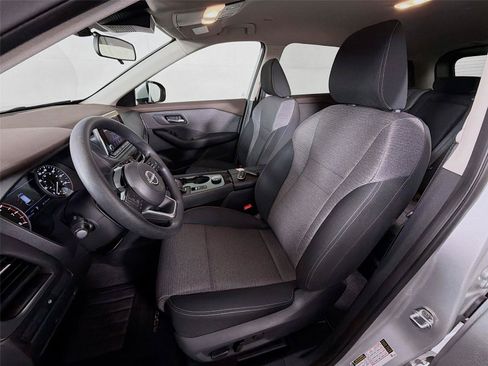 Used 2023 Nissan Rogue SV AWD/4WD image 2
