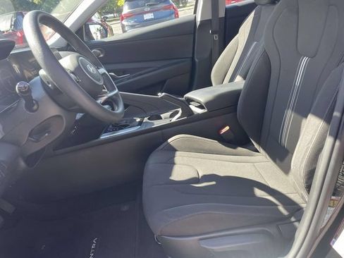 Used 2024 Hyundai Elantra SEL FWD image 13