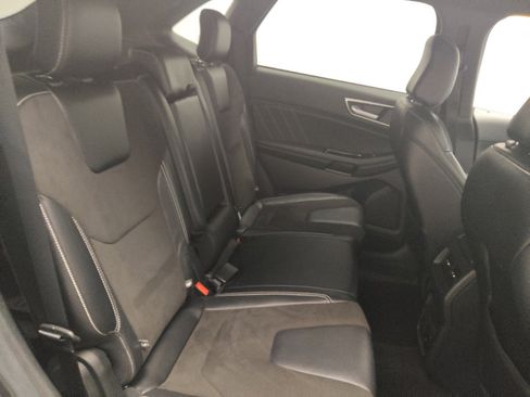Used 2020 Ford Edge ST image 19