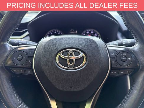 Used 2020 Toyota RAV4 XLE Premium FWD image 15
