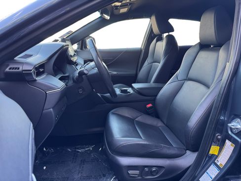 Used 2022 Toyota Venza XLE AWD/4WD image 9