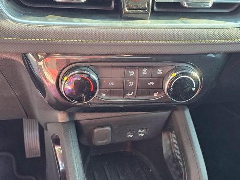 Used 2025 Chevrolet TrailBlazer ACTIV w/ Driver Confidence Package image 18