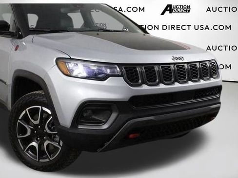 Used 2024 Jeep Compass Trailhawk AWD/4WD image 52