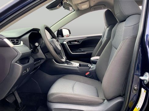 Used 2025 Toyota RAV4 XLE FWD image 8
