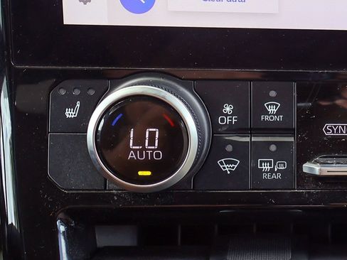 Used 2023 Toyota Highlander XLE FWD image 51