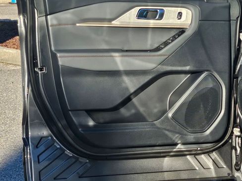 New 2026 Ford Explorer Active w/ Active Comfort Package image 33