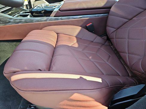 New 2025 BMW i7 eDrive50 w/ Premium Package image 30