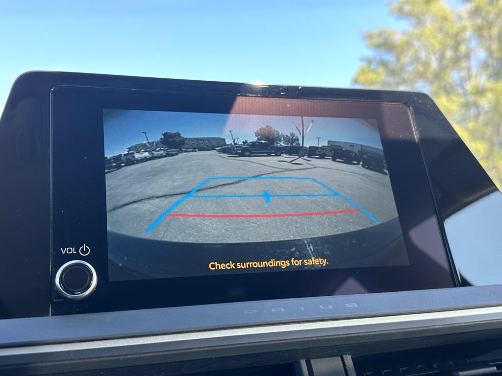 Used 2025 Toyota Prius LE FWD image 30