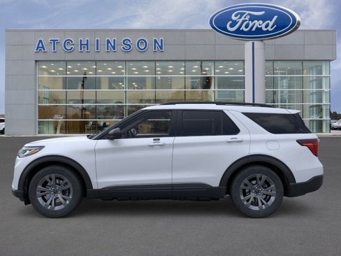 Used 2026 Ford Explorer Active w/ Active Comfort Package AWD/4WD image 3