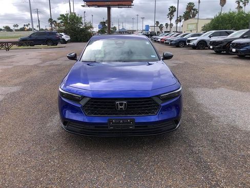 Used 2025 Honda Accord Sport image 2