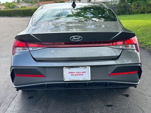 Used 2026 Hyundai Elantra Sport FWD image 7