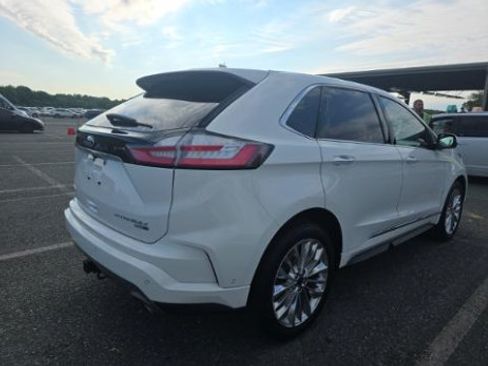 Used 2020 Ford Edge Titanium w/ Equipment Group 301A AWD/4WD image 3
