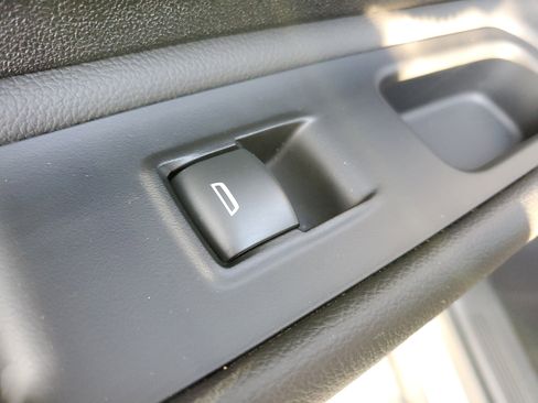 Used 2023 GMC Terrain Denali image 17