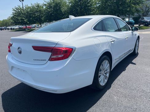 Used 2018 Buick LaCrosse Essence image 3