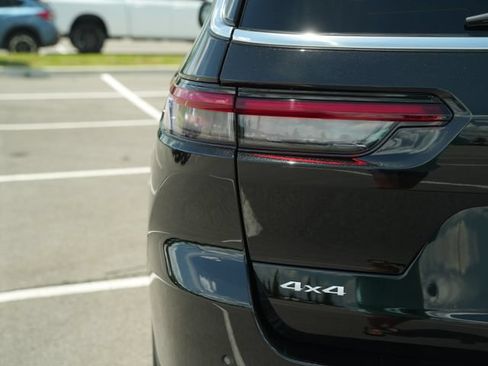 New 2026 Jeep Grand Cherokee L Laredo w/ MOPAR Finishing Package AWD/4WD image 44
