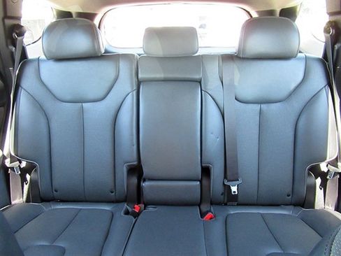 Used 2023 Hyundai Santa Fe Limited AWD/4WD image 16