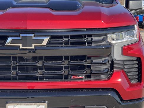 Used 2025 Chevrolet Silverado 1500 LT Trail Boss w/ LT Trail Boss Premium Package AWD/4WD image 8