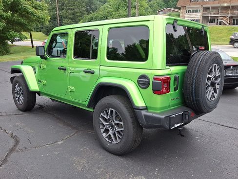 Certified 2026 Jeep Wrangler Unlimited Sahara w/ Safety Group AWD/4WD image 4