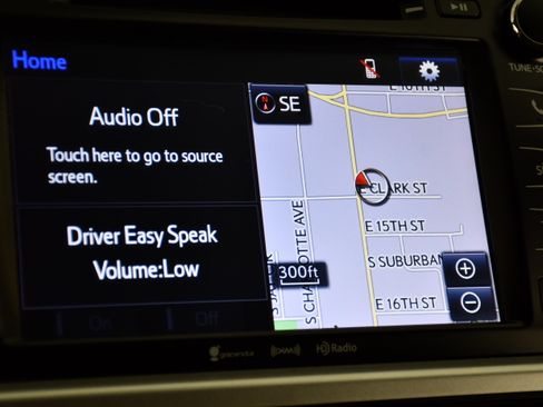 Used 2016 Toyota Highlander Limited w/ Driver Technology Package AWD/4WD image 26