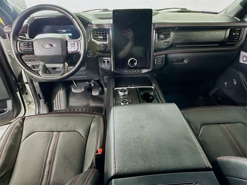 Used 2022 Ford Expedition Max Limited image 17