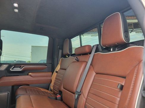 Used 2024 GMC Sierra 3500 Denali Ultimate AWD/4WD image 28