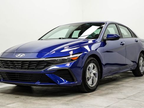 Used 2024 Hyundai Elantra SE FWD image 6