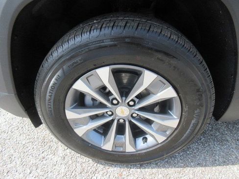 New 2026 Chevrolet Equinox LT w/ Convenience Package II FWD image 12