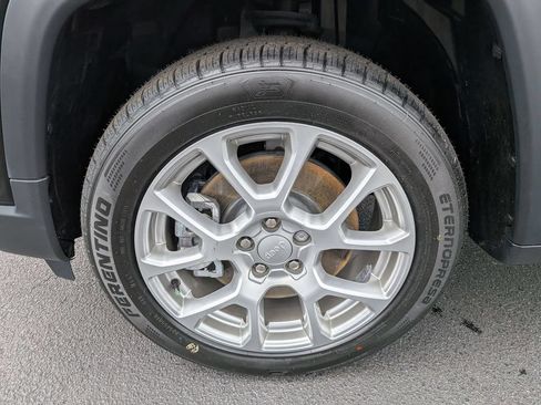 Certified 2024 Jeep Compass Latitude AWD/4WD image 9